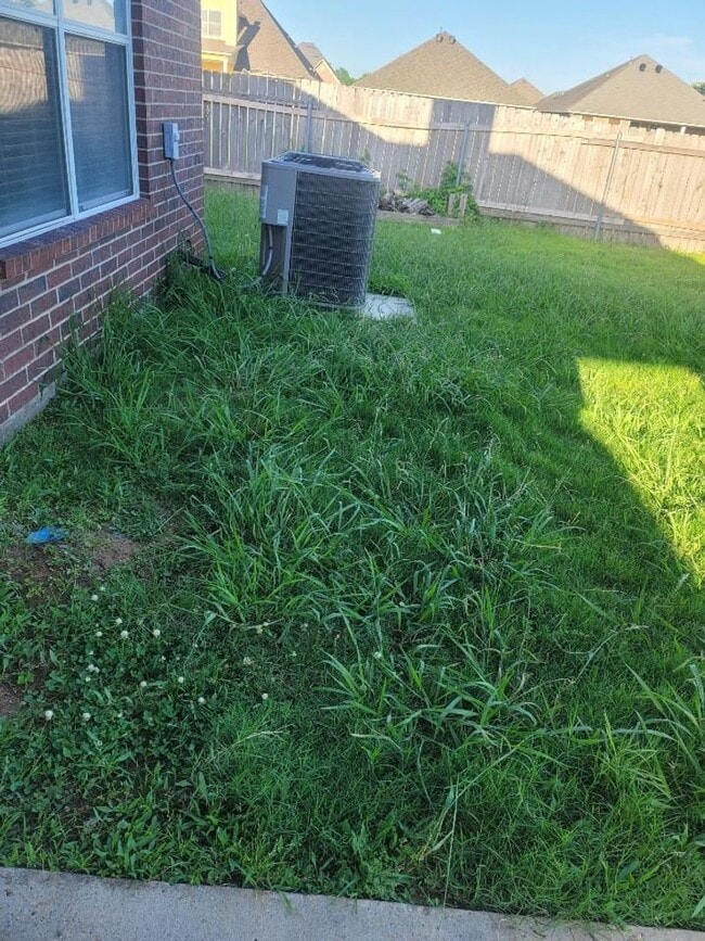 Building Photo - 265 Avondale Ln