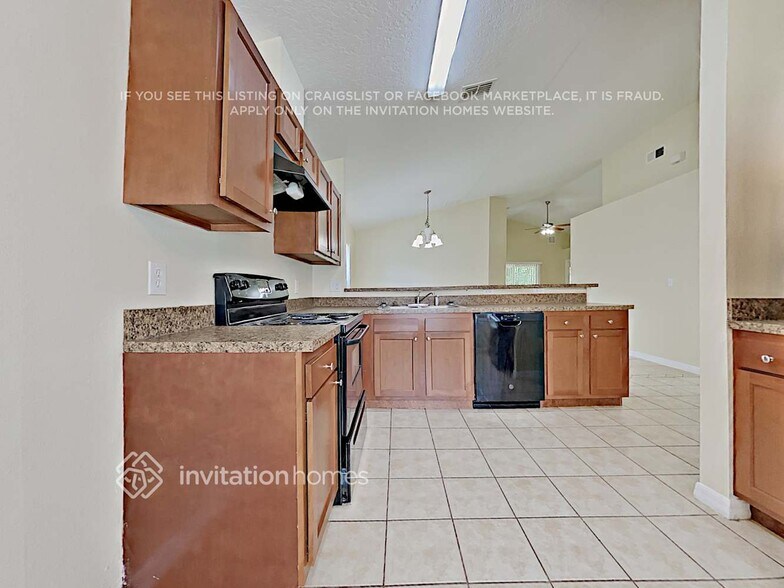 Building Photo - 5171 Vatican Ave