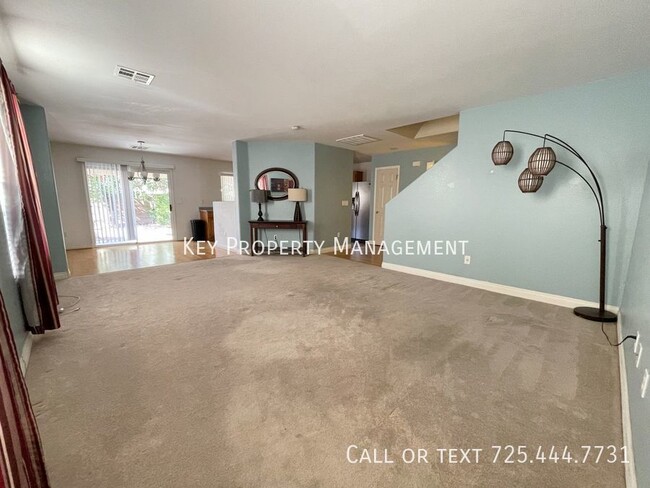 Building Photo - 3 BEDROOM 2.5 BATH UPGRADED HOME IN SOUTHW...