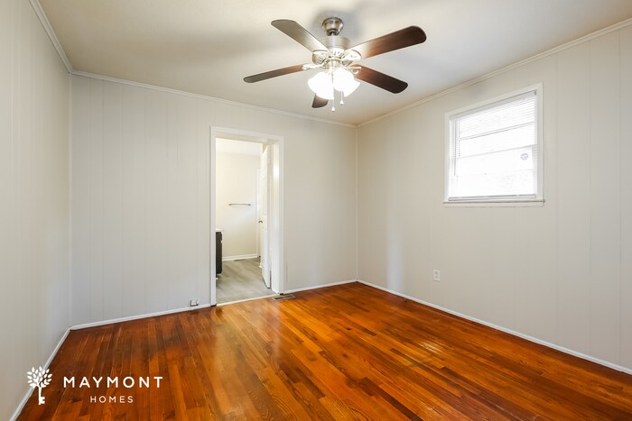 Building Photo - 490 Barnwell Rd