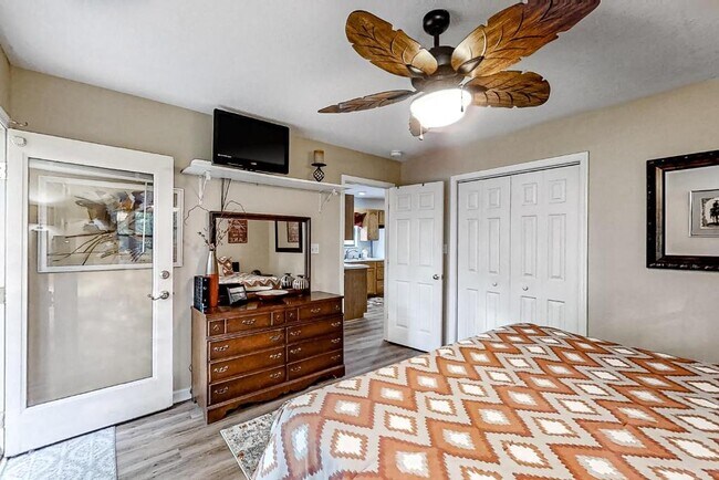 Building Photo - 247 Lakeview Ln