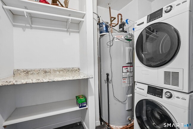 Building Photo - 143 Hoyt St