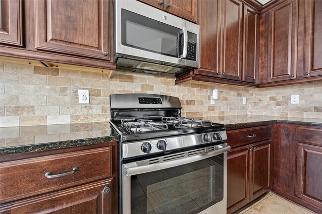 Building Photo - 4930 Ginger Bluff Trail