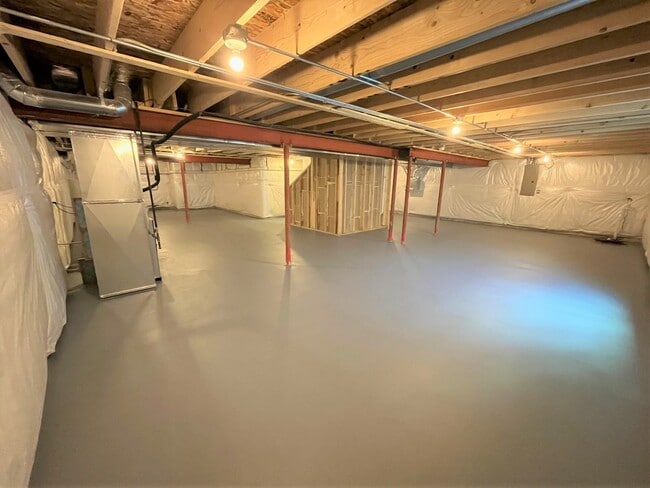 Building Photo - 218 Rhinebeck Wy