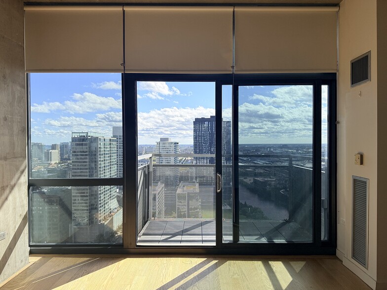 Building Photo - 235 W Van Buren St