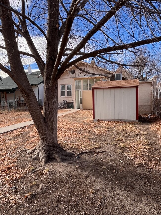 Building Photo - 1322 Lake Ave