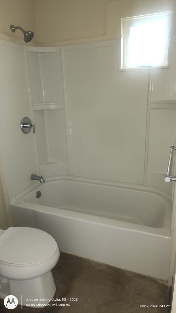 Building Photo - Conveniently located, utilities incl,  A/C...