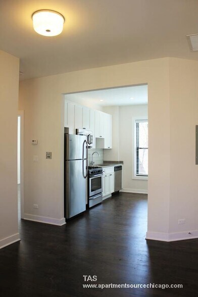 Building Photo - 1606 W Belle Plaine Ave