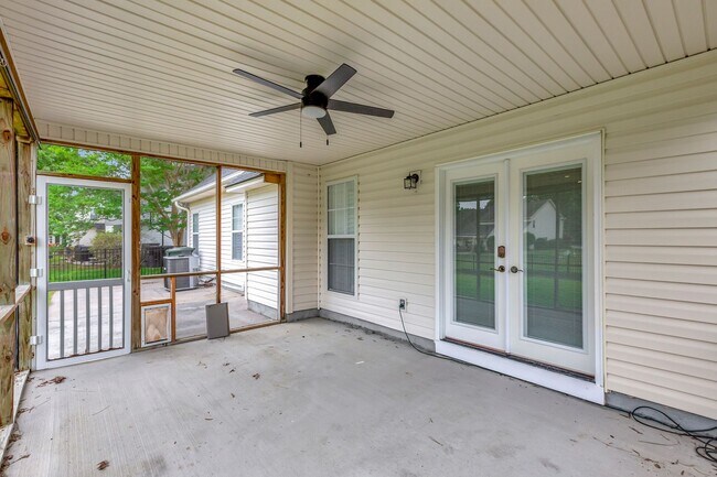 Building Photo - Beautiful Home in The Hamlets