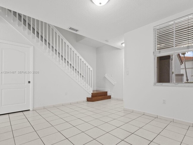 Building Photo - 10966 NW 43rd Terrace