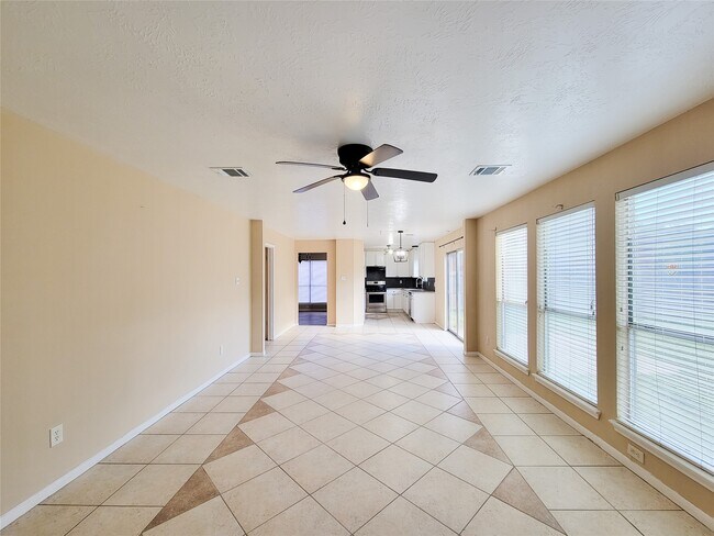 Building Photo - 4626 Jaymar Dr