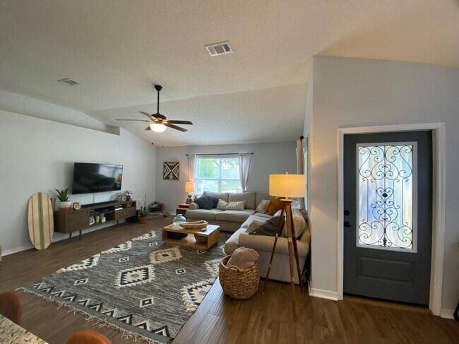 Building Photo - 6486 Surfside Cove