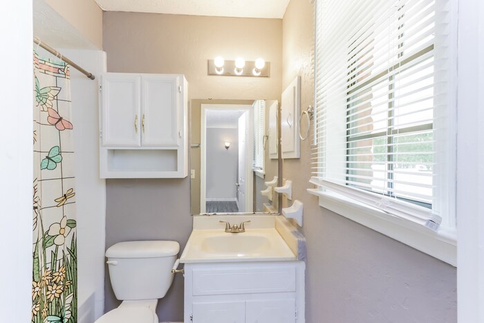 Building Photo - 2953 Woodforest Ln