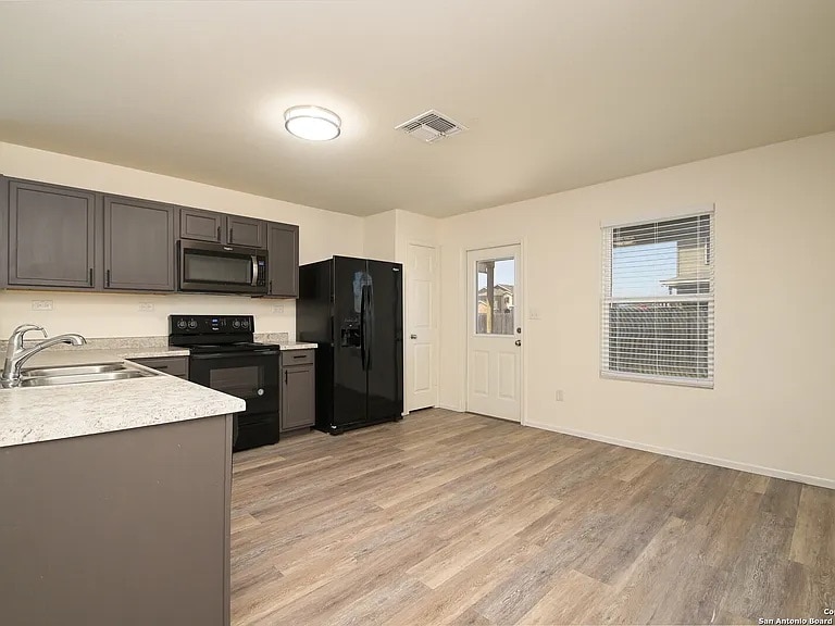 Building Photo - 180 Elderberry