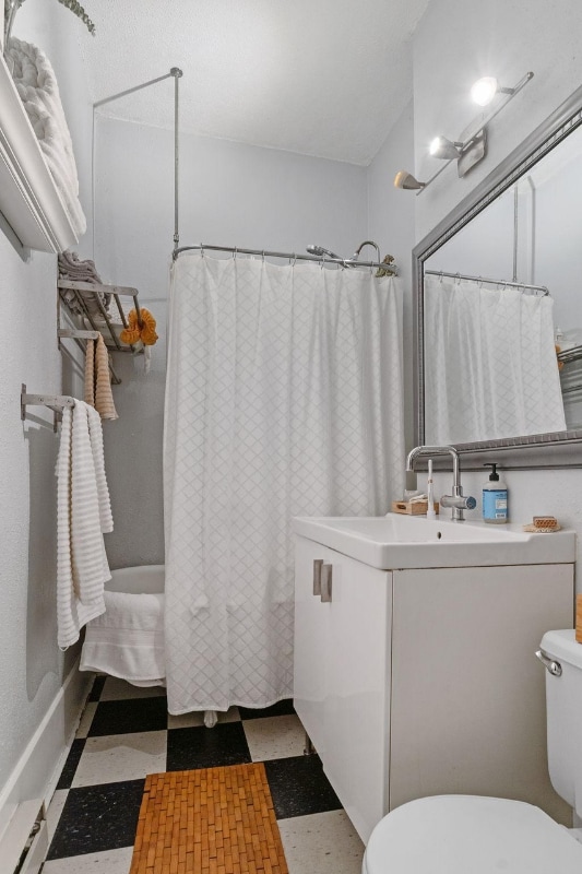 Building Photo - 609 S 9th St