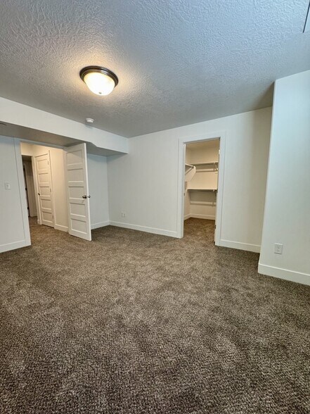 Building Photo - 1131 High Plns Dr