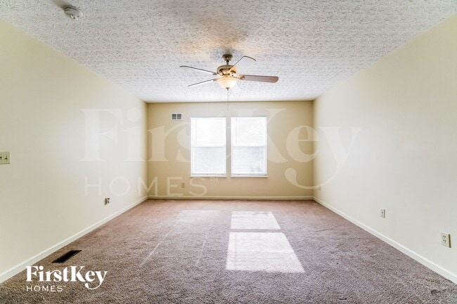 Building Photo - 784 Middlebury Way