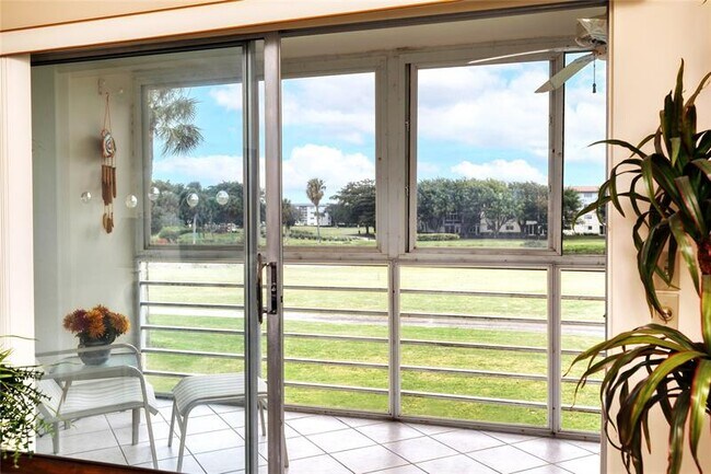 Building Photo - 4402 Martinique Ct