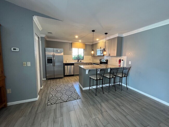 Building Photo - Beautiful 3-Bedroom Home in Palm Coast!