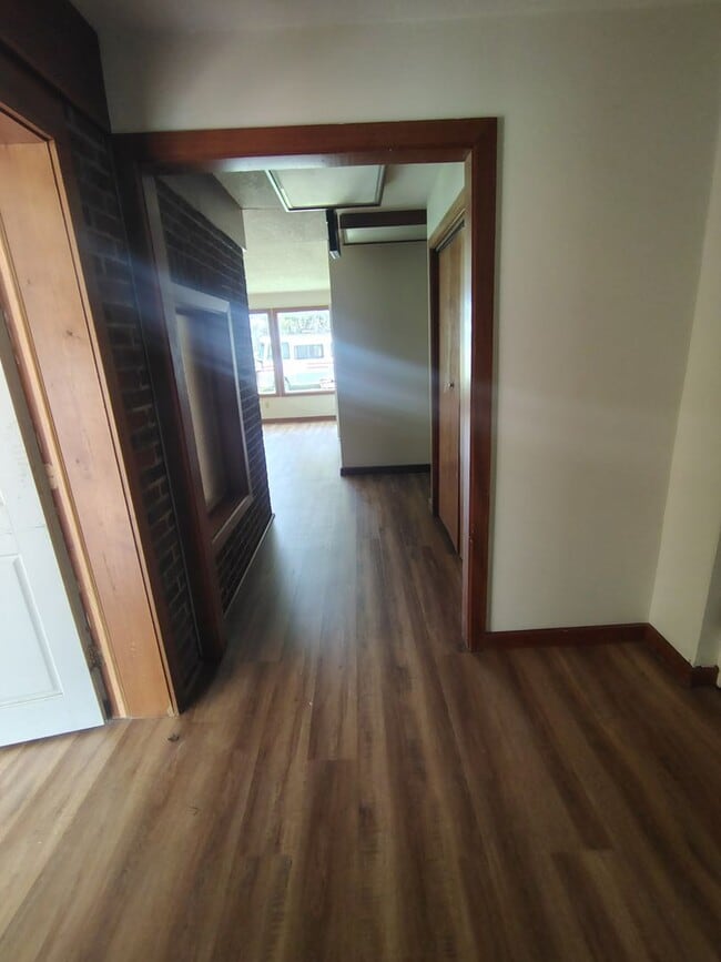 Building Photo - 1175 Mt Vernon Rd