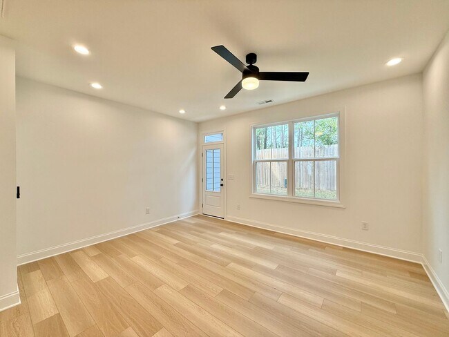 Building Photo - Newly Built 4BD, 3.5BA Northeast Raleigh T...