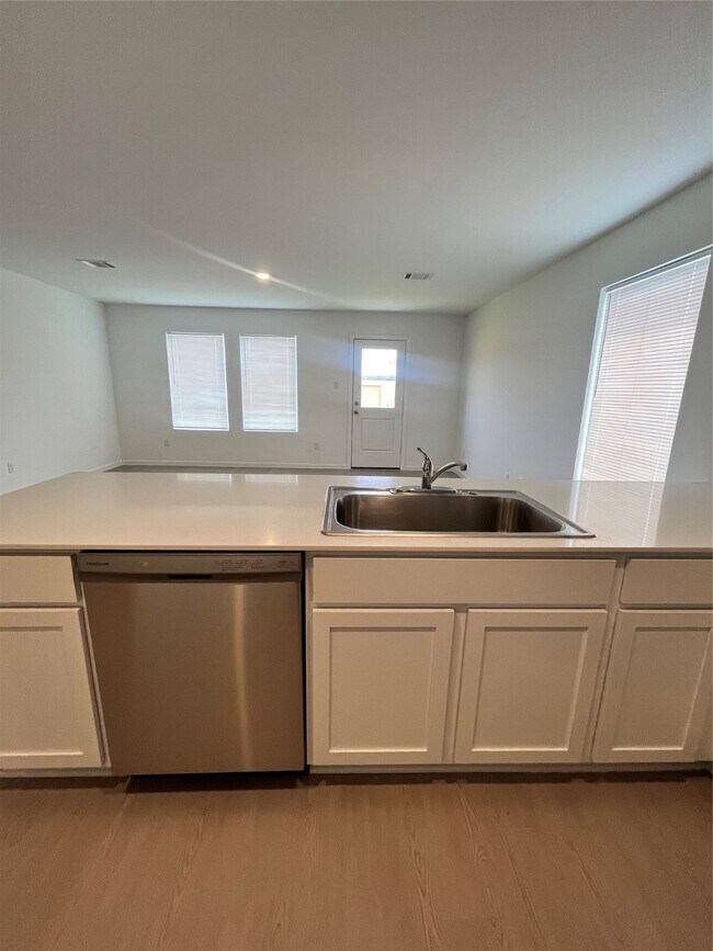 Building Photo - 25431 Birch Hl Dr