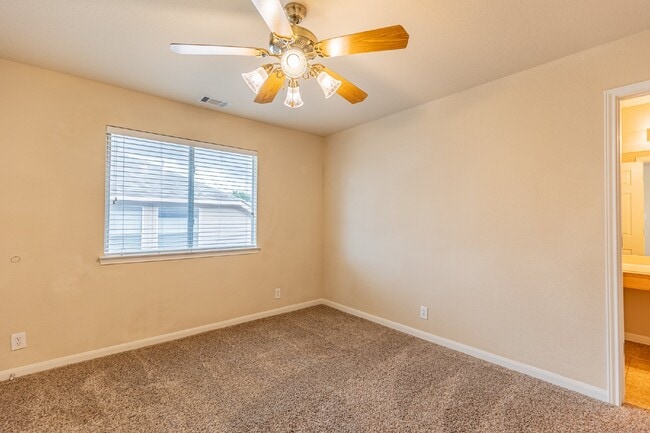 Building Photo - 630 Hookberry Trail