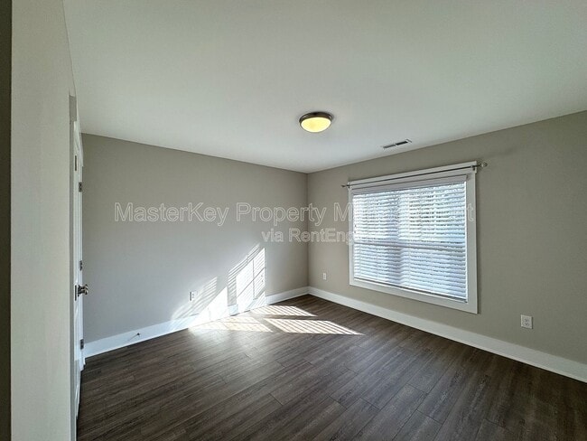 Building Photo - 102 N Dunn St