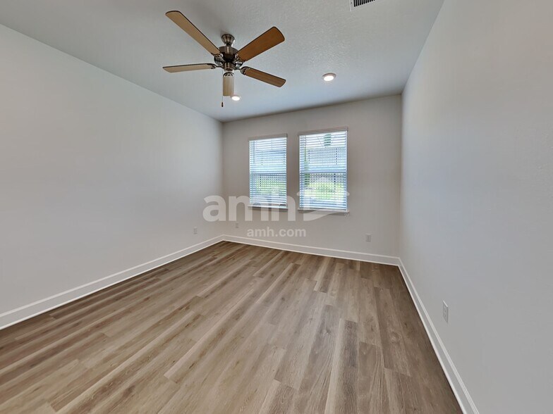 Building Photo - 37809 Dusty Saddle Ln