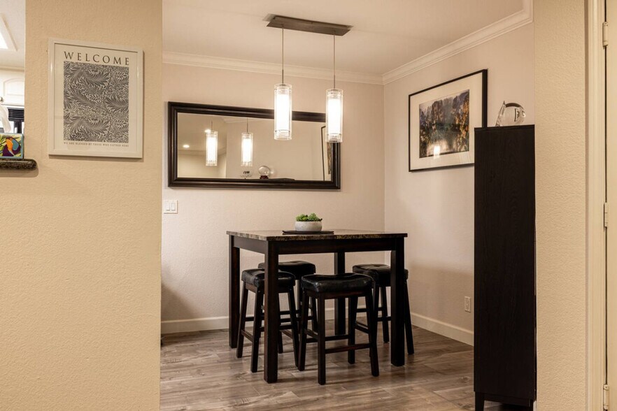 Building Photo - 12067 Alta Carmel Ct