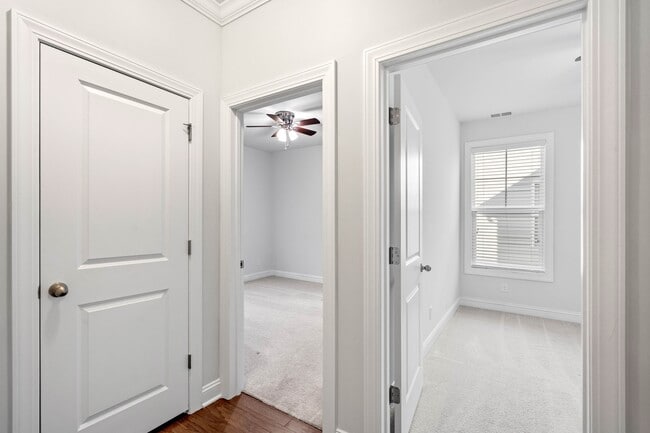 Building Photo - 3740 Sage Dr