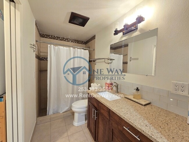 Building Photo - 2311 Kent Des Moines Rd