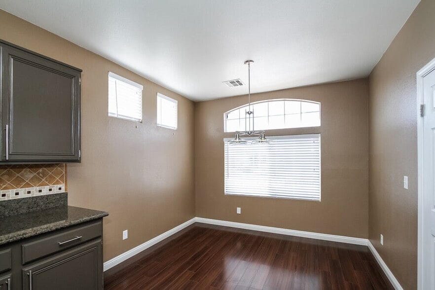 Building Photo - 410 Maritocca Ave