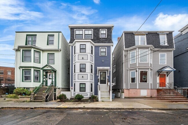 Building Photo - 229 E Eagle St