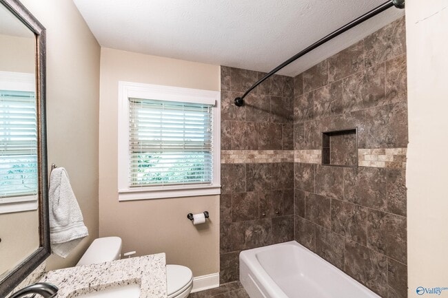 Building Photo - 1313 Wind River Cir SE