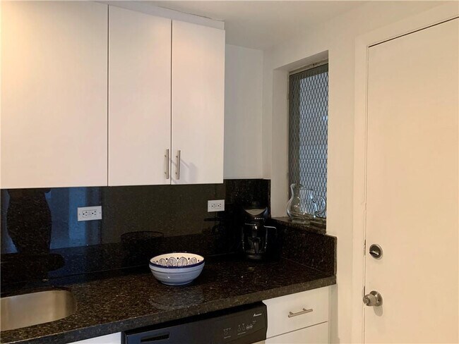 Building Photo - 1480 Euclid Ave