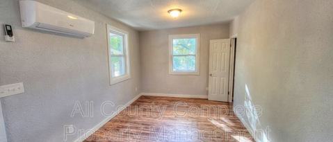 Building Photo - 3018 Pearce St