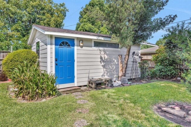 Building Photo - 1102 Mosher Ln