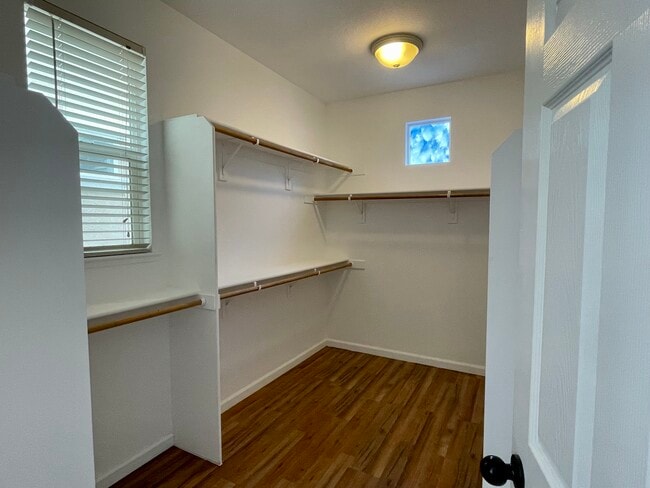 Building Photo - 1033 Acland Way