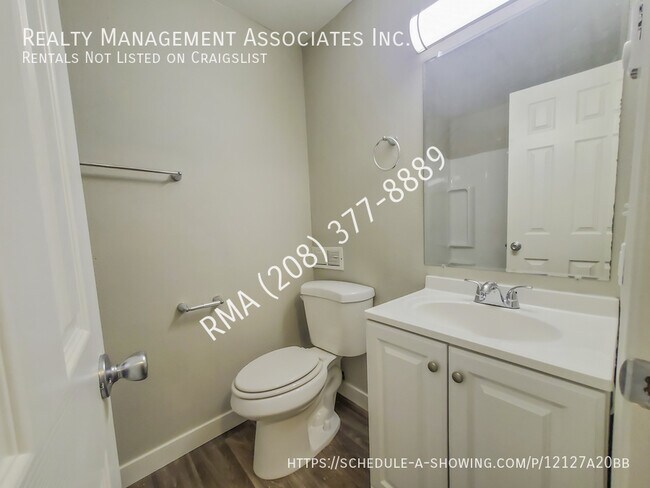 Building Photo - 438 W Idaho Ave