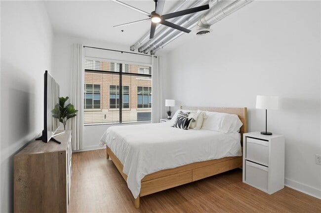 Building Photo - 260 18th St NW