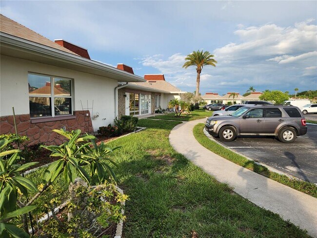 Building Photo - 4347 Tahitian Gardens Cir