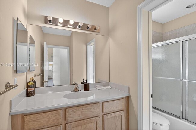 Building Photo - 9041 Silver Glen Way