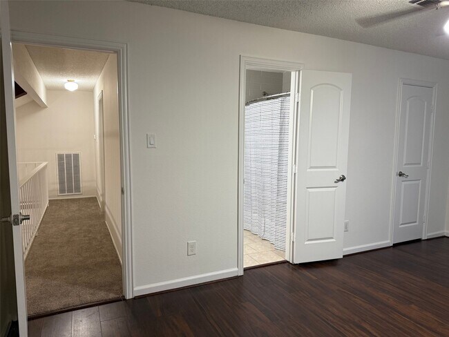 Building Photo - 9626 Magnolia Ridge Dr