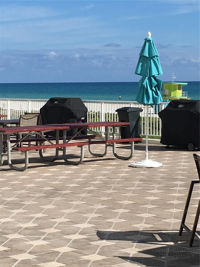 Building Photo - 5701 Collins Ave