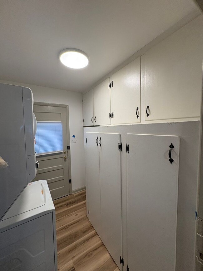 Building Photo - Newly Renovated 1 Bed 1 Bath Home