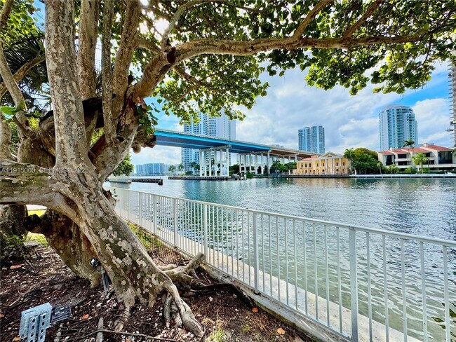 Building Photo - 19390 Collins Ave