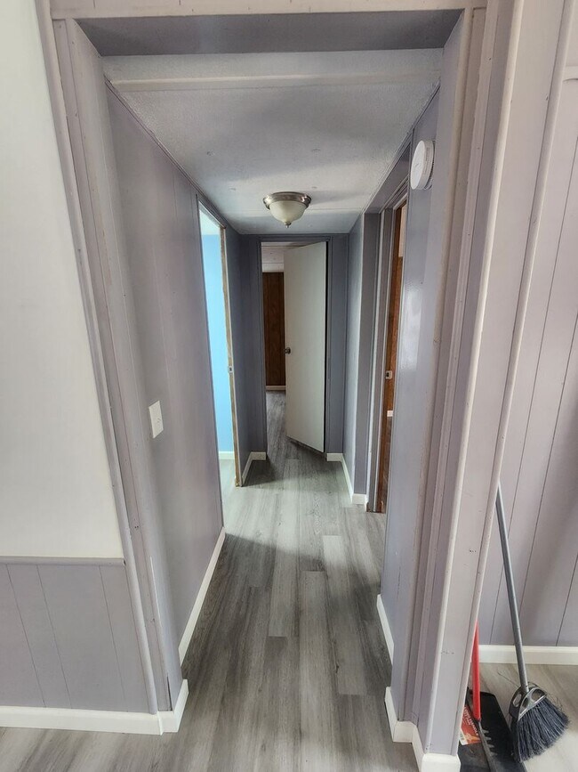 Building Photo - 3 Bedroom, 2 Bathroom Rental NOW Available!