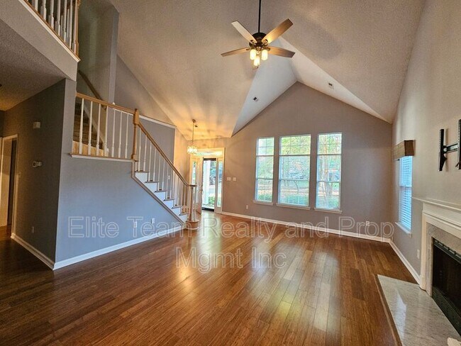 Building Photo - 6139 Park Hill Rd