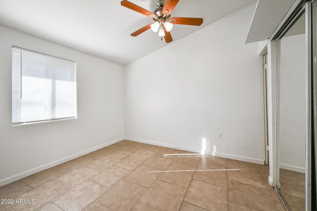 Building Photo - 1860 W Glenrosa Ave